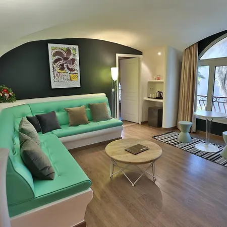 Ostella & 4* Бастия