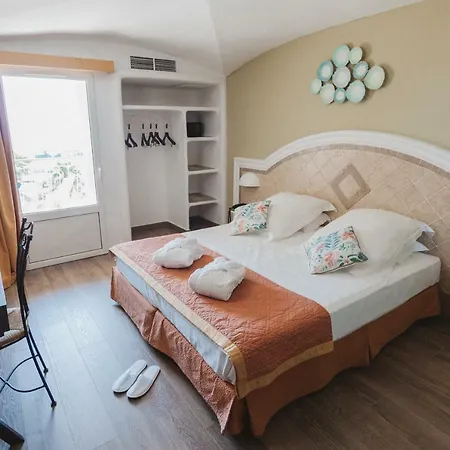 Отель Ostella & 4*