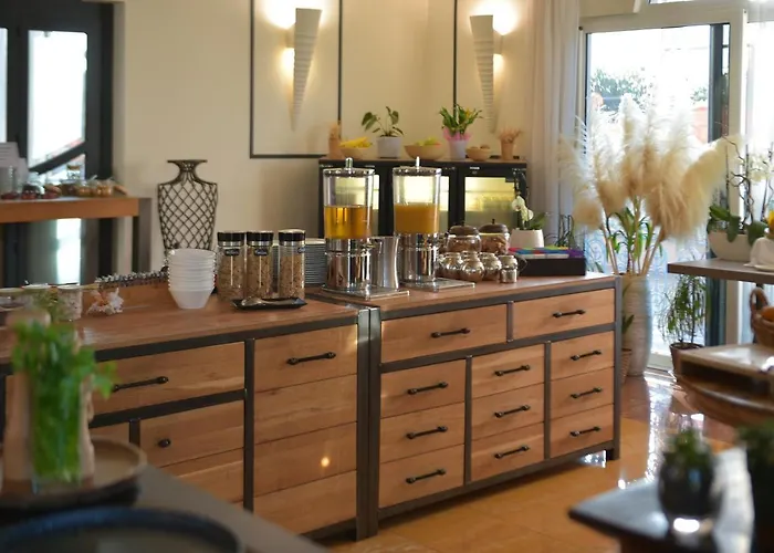 Ostella & Szálloda 4*