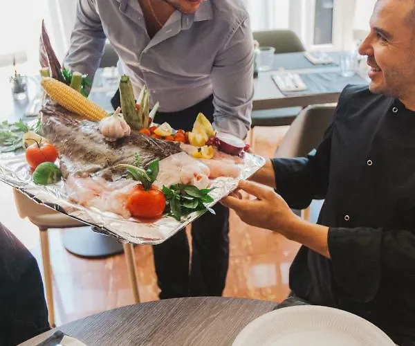 Szálloda Ostella & 4*