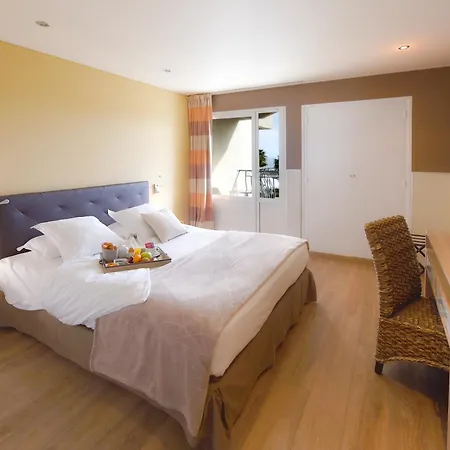 ホテル Ostella & 4*