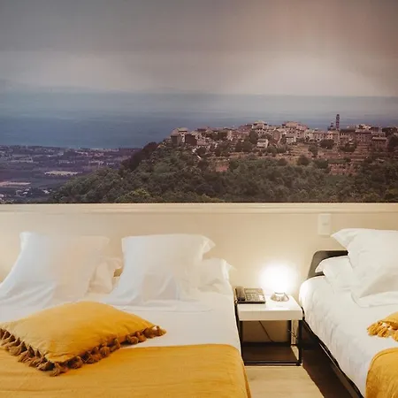 Ostella & 4* バスティア