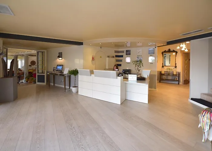 Ostella & Hotel 4*