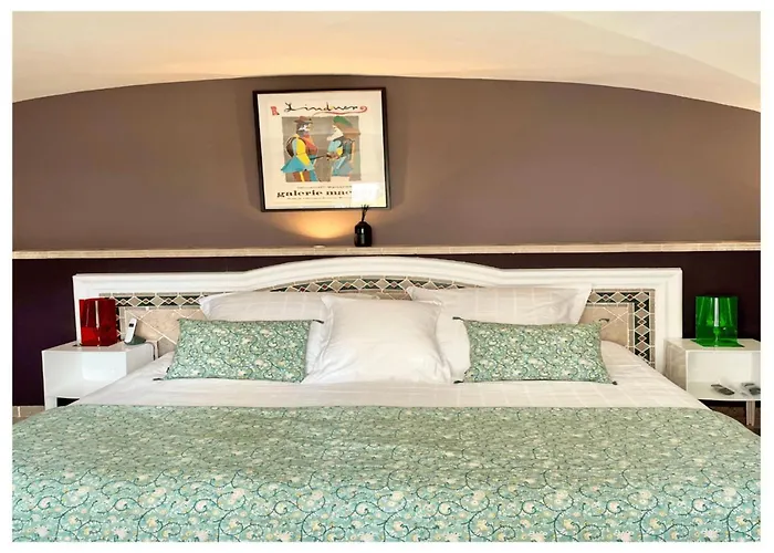 Hotell Ostella & Bastia (Corsica)